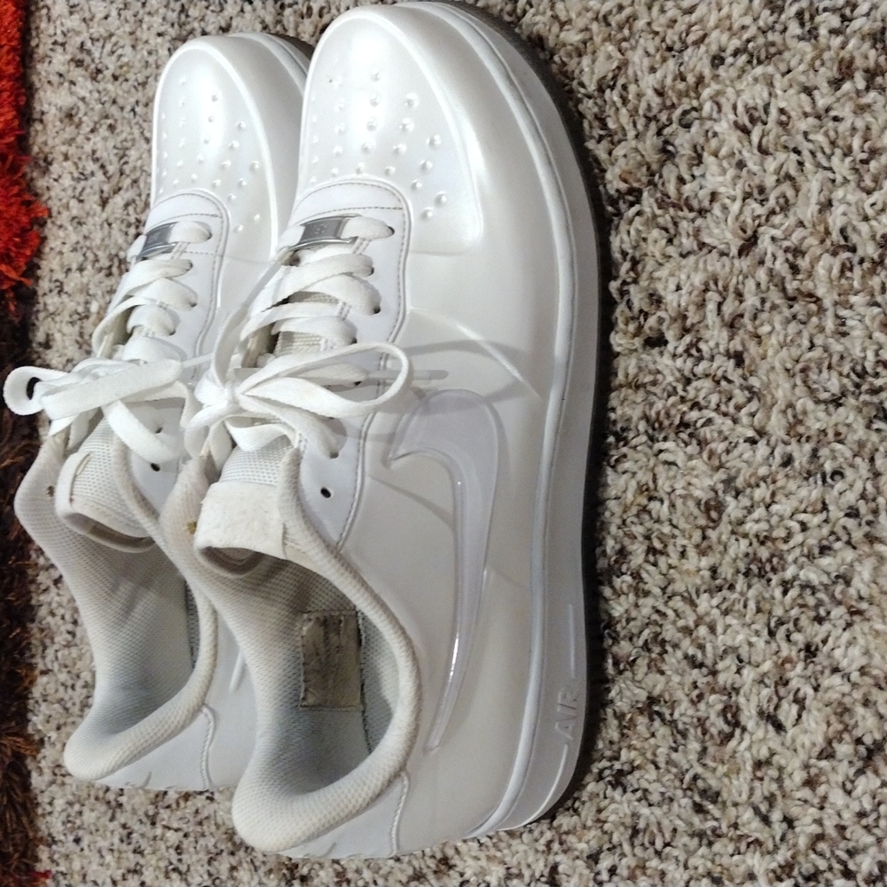 Shoes - Picture 2 of 3